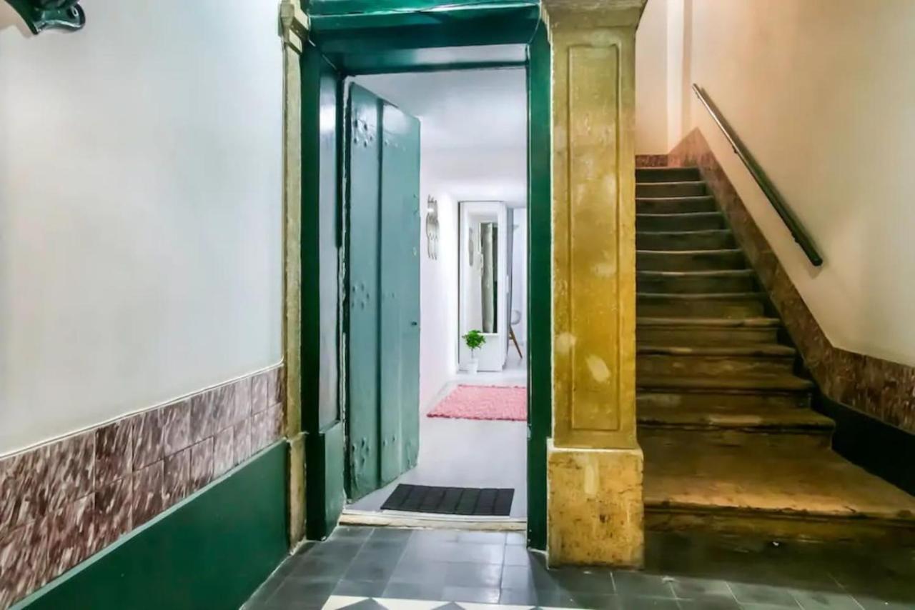 Home4U - Secret Studio In City Center Лиссабон Экстерьер фото